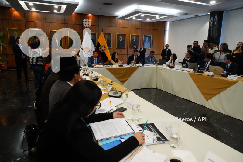 ASAMBLEA FISCALIZACION LUQUE CRISIS ENERGIA