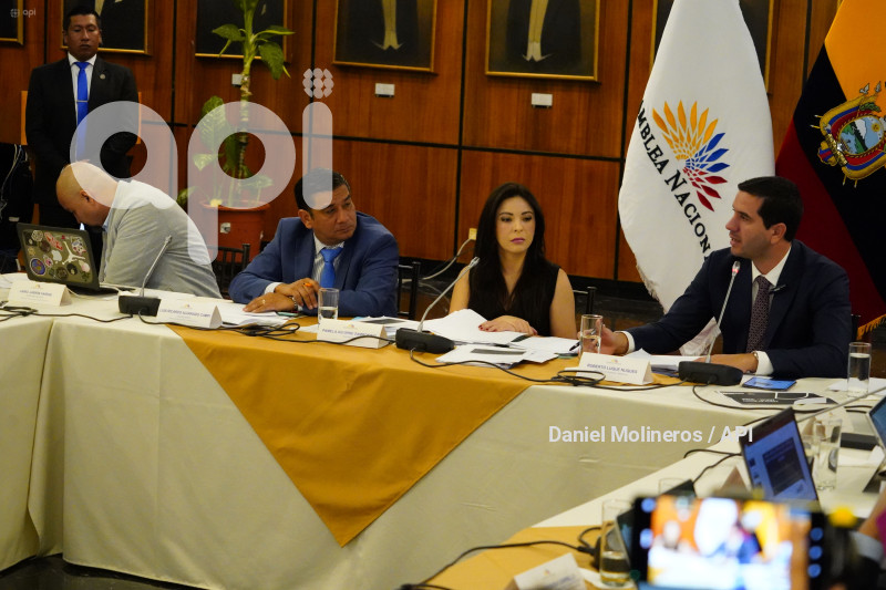 ASAMBLEA FISCALIZACION LUQUE CRISIS ENERGIA