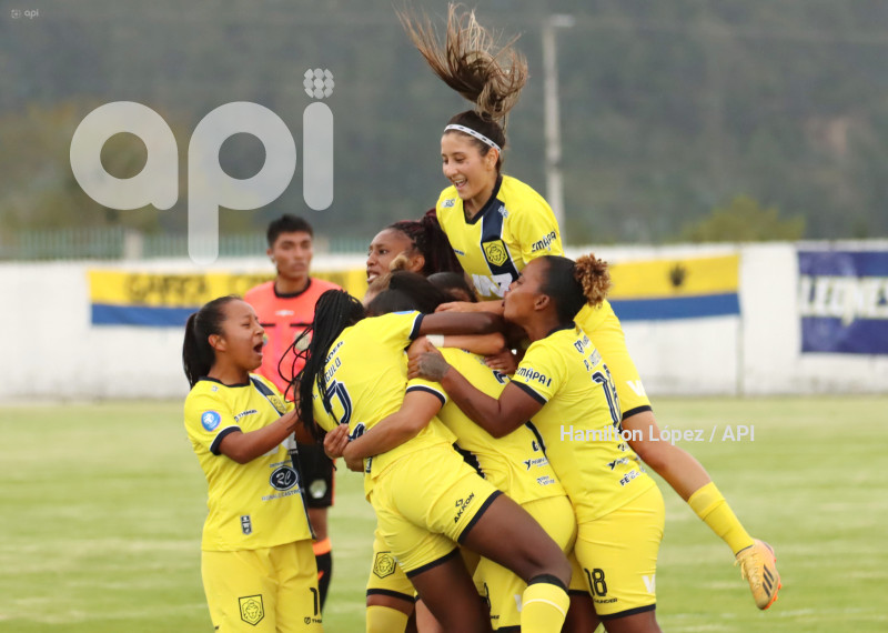 FBL-SUPERLIGA-FEMENINA-ECUABET-LEONES-MACARA