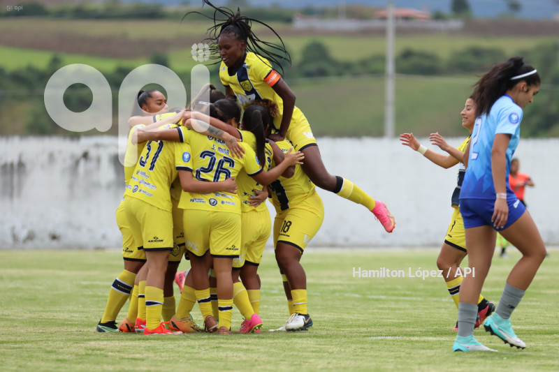 FBL-SUPERLIGA-FEMENINA-ECUABET-LEONES-MACARA