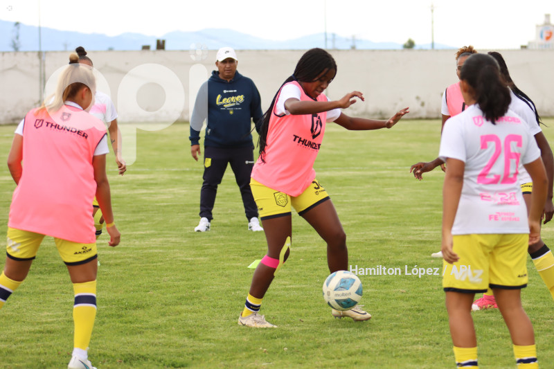 FBL-SUPERLIGA-FEMENINA-ECUABET-LEONES-MACARA