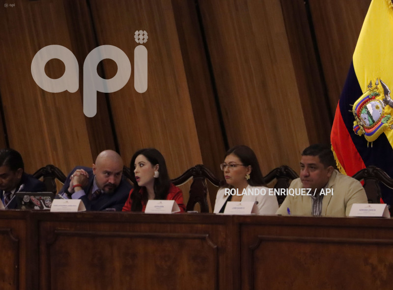 FISCAL-DIANA-SALAZAR-COMISION-FISCALIZACION