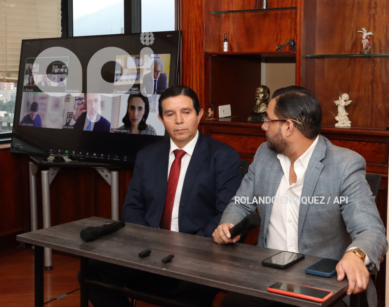DEFENSA-GLAS-AMICUS-CURIAE