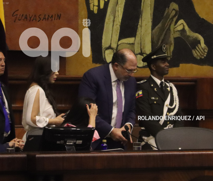 ASAMBLEA-KRONFLE-PAMELA-AGUIRRE