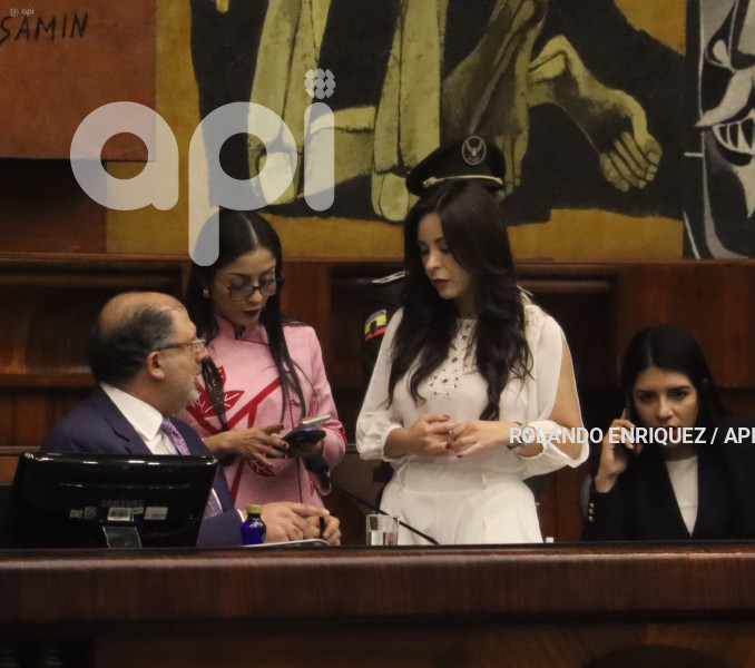 ASAMBLEA-KRONFLE-PAMELA-AGUIRRE