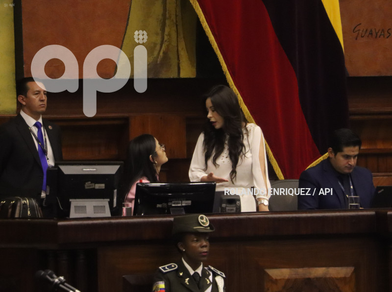 ASAMBLEA-KRONFLE-PAMELA-AGUIRRE