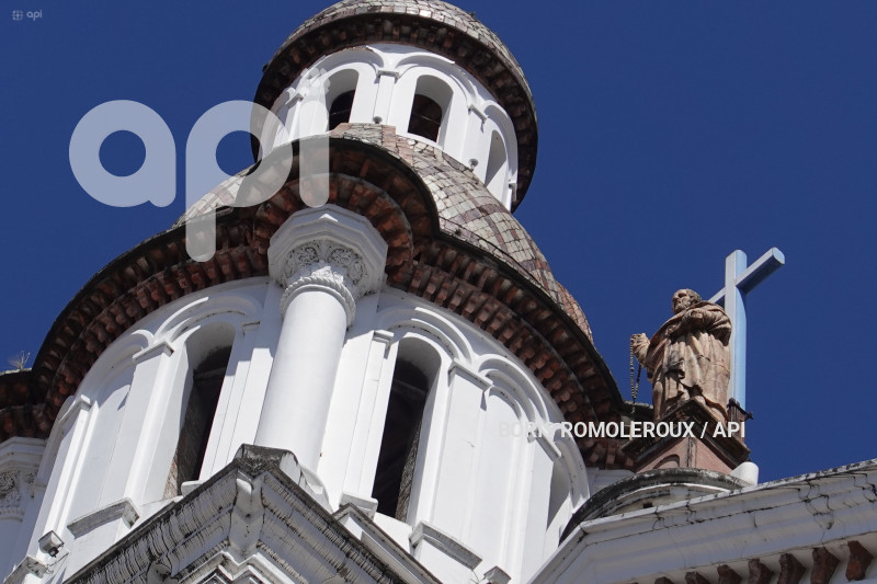 CUENCA-IGLESA SANTO DOMINGO-PROBLEMAS