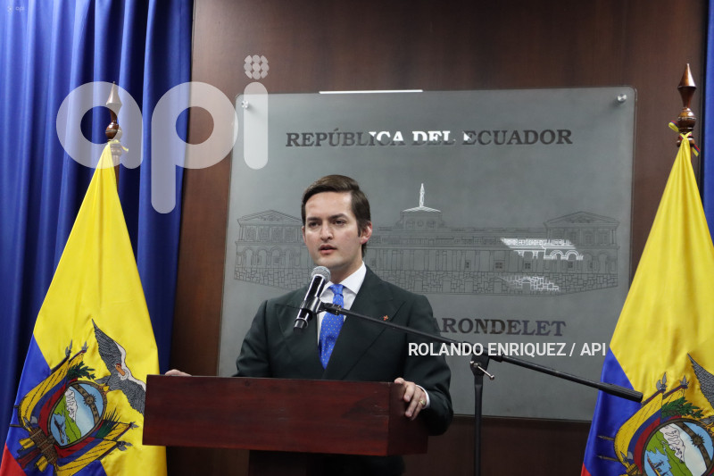 RUEDA-PRENSA-ESTEBAN-TORRES