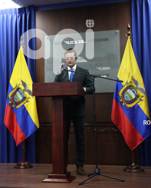 RUEDA-PRENSA-ESTEBAN-TORRES