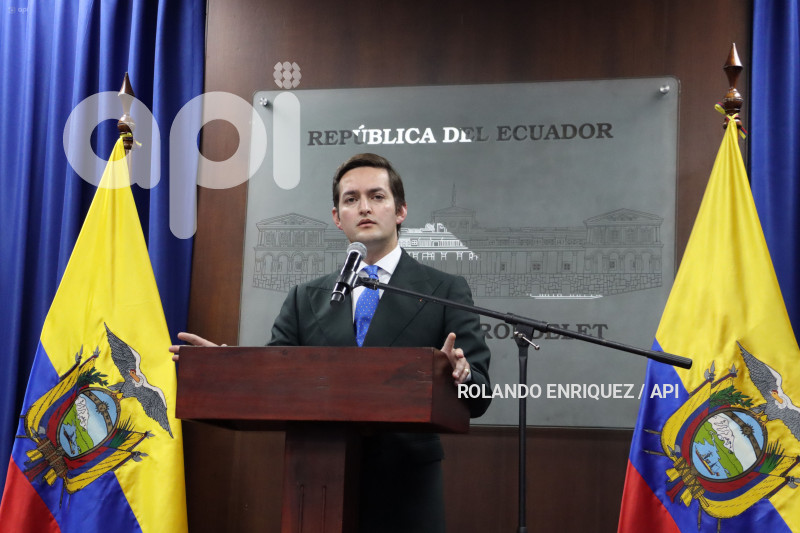 RUEDA-PRENSA-ESTEBAN-TORRES