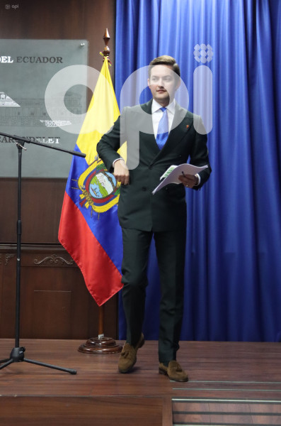 RUEDA-PRENSA-ESTEBAN-TORRES
