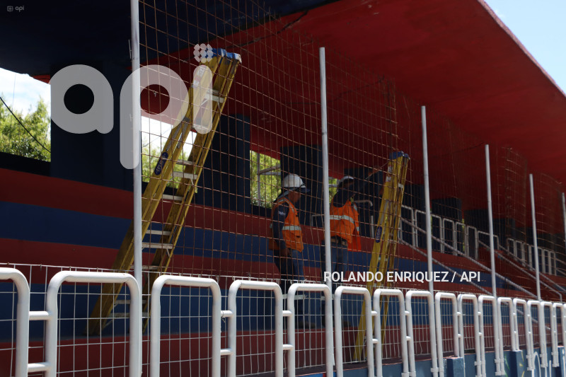 DEMOLICION-TRIBUNA-SHYRIS