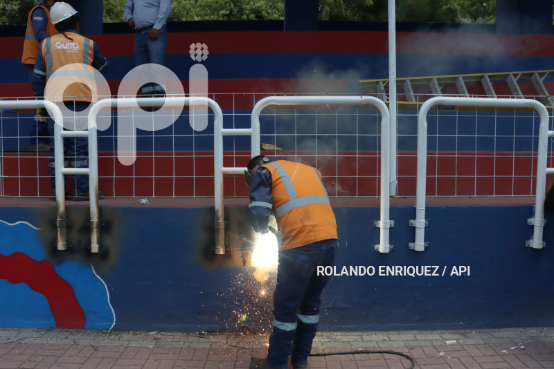 DEMOLICION-TRIBUNA-SHYRIS