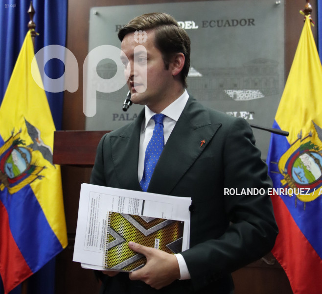 RUEDA-PRENSA-ESTEBAN-TORRES