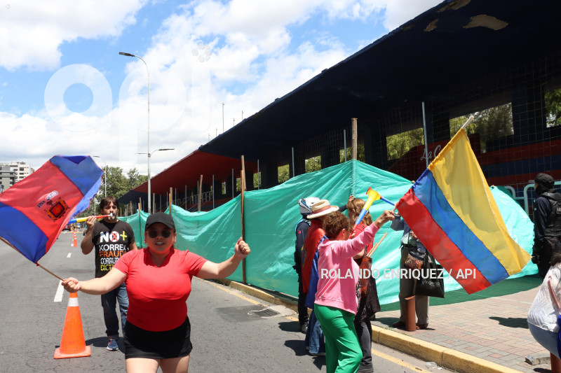 DEMOLICION-TRIBUNA-SHYRIS