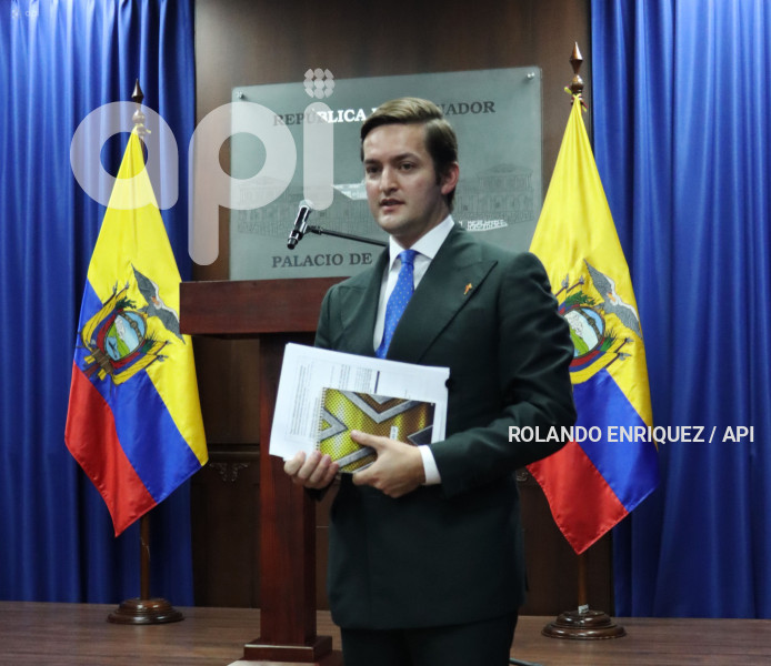 RUEDA-PRENSA-ESTEBAN-TORRES