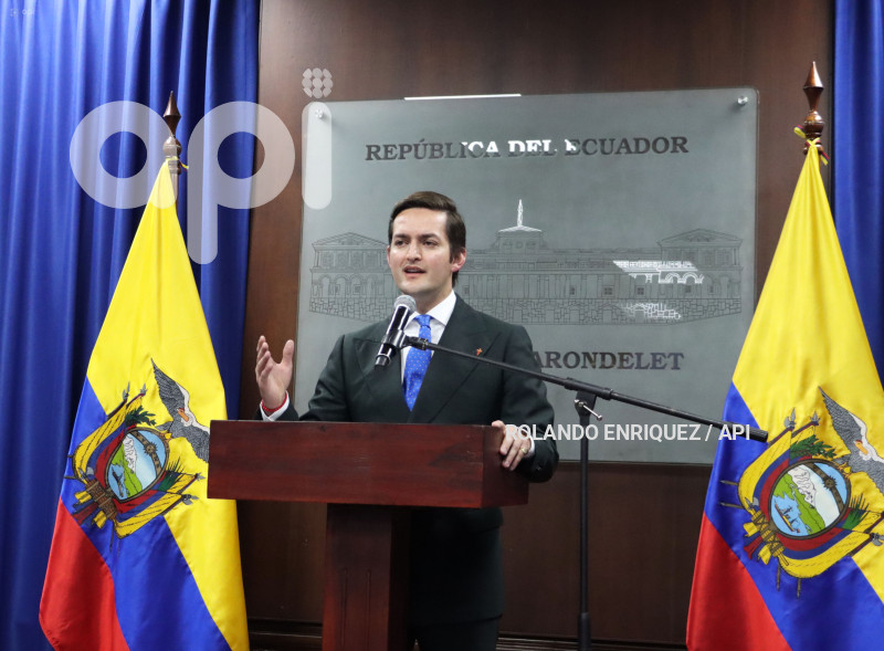 RUEDA-PRENSA-ESTEBAN-TORRES