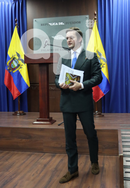 RUEDA-PRENSA-ESTEBAN-TORRES