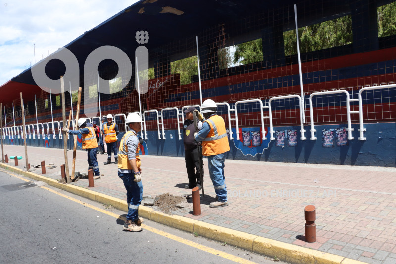 DEMOLICION-TRIBUNA-SHYRIS