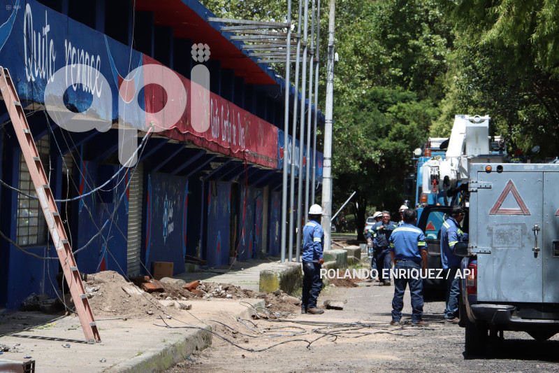 DEMOLICION-TRIBUNA-SHYRIS