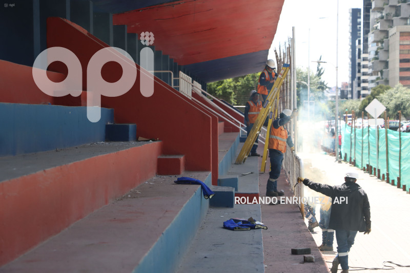 DEMOLICION-TRIBUNA-SHYRIS