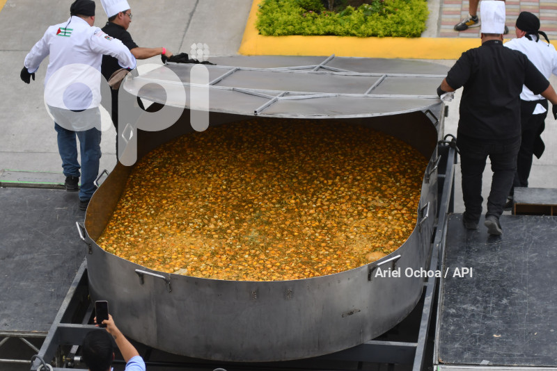 PORTOVIEJO-RECORD-GUINNESS-VICHE