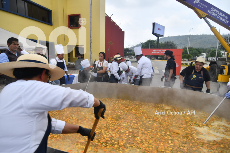 PORTOVIEJO-RECORD-GUINNESS-VICHE