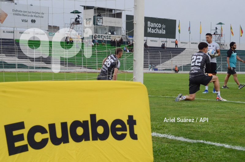 FBL-LIGAPRO-ORENSE-CUMBAYÁ