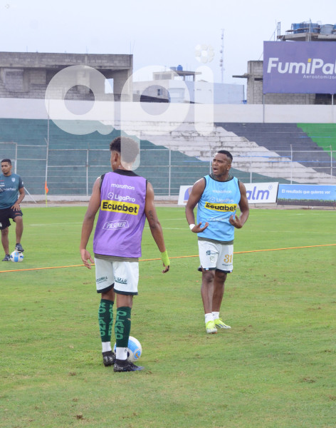 FBL-LIGAPRO-ORENSE-CUMBAYÁ