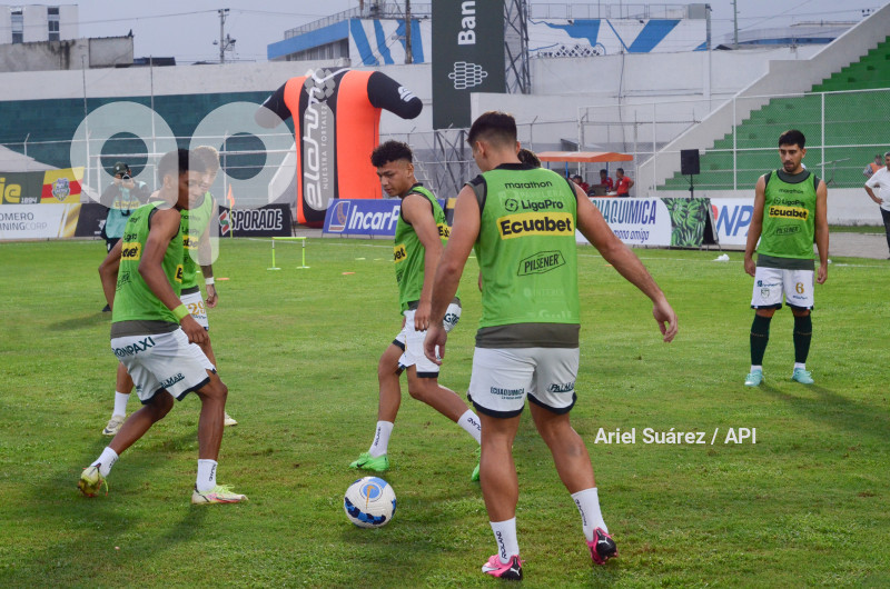 FBL-LIGAPRO-ORENSE-CUMBAYÁ