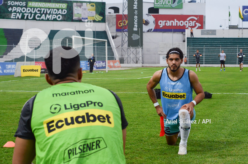 FBL-LIGAPRO-ORENSE-CUMBAYÁ