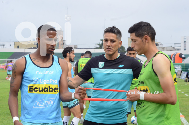 FBL-LIGAPRO-ORENSE-CUMBAYÁ