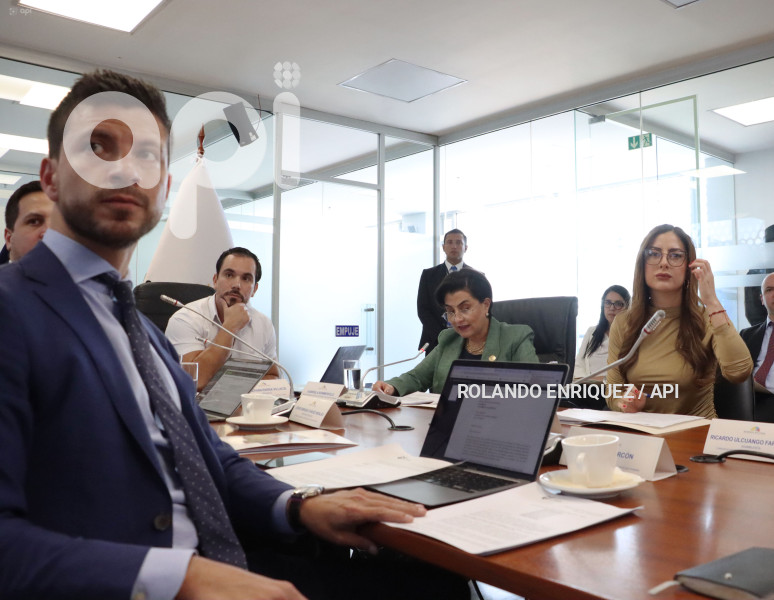 SOMMERFELD;COMISION;RELACIONES;INTERNACIONALES