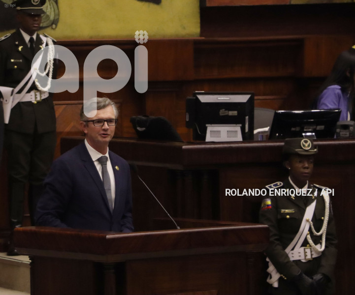 PLENO-JUAN-VEGA-EXPLICA-ACUERDO-FMI