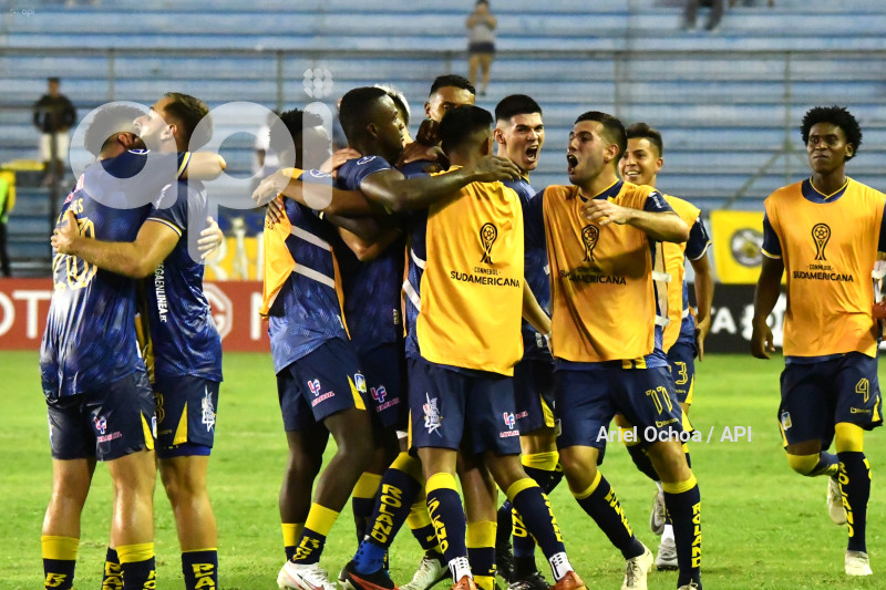FBLSUDAMERICANA-DELFIN-REAL TOMAYAPO