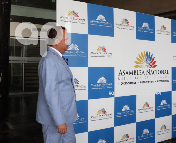 ASAMBLEISTA-CARLOS-VERA