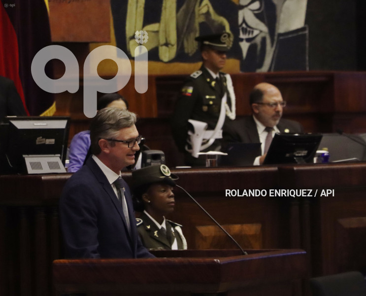 PLENO-JUAN-VEGA-EXPLICA-ACUERDO-FMI