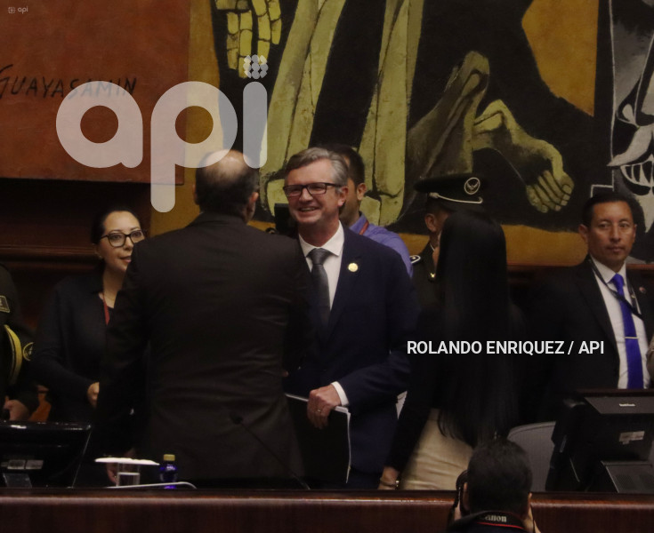 PLENO-JUAN-VEGA-EXPLICA-ACUERDO-FMI