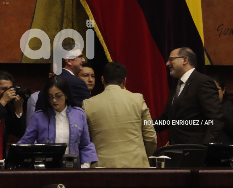 PLENO-JUAN-VEGA-EXPLICA-ACUERDO-FMI