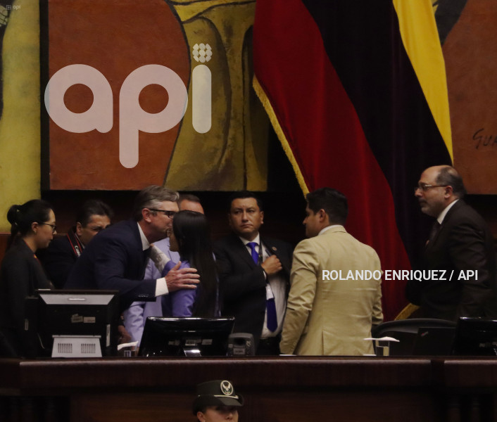 PLENO-JUAN-VEGA-EXPLICA-ACUERDO-FMI