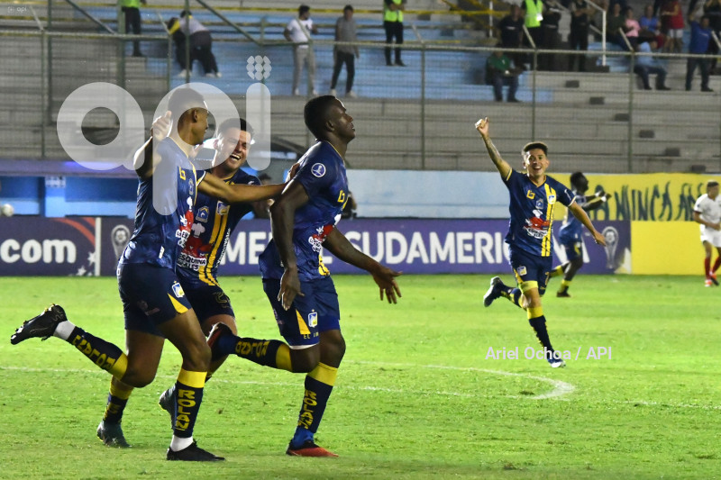 FBLSUDAMERICANA-DELFIN-REAL TOMAYAPO