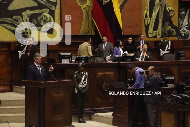 PLENO-JUAN-VEGA-EXPLICA-ACUERDO-FMI