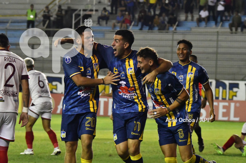 FBLSUDAMERICANA-DELFIN-REAL TOMAYAPO