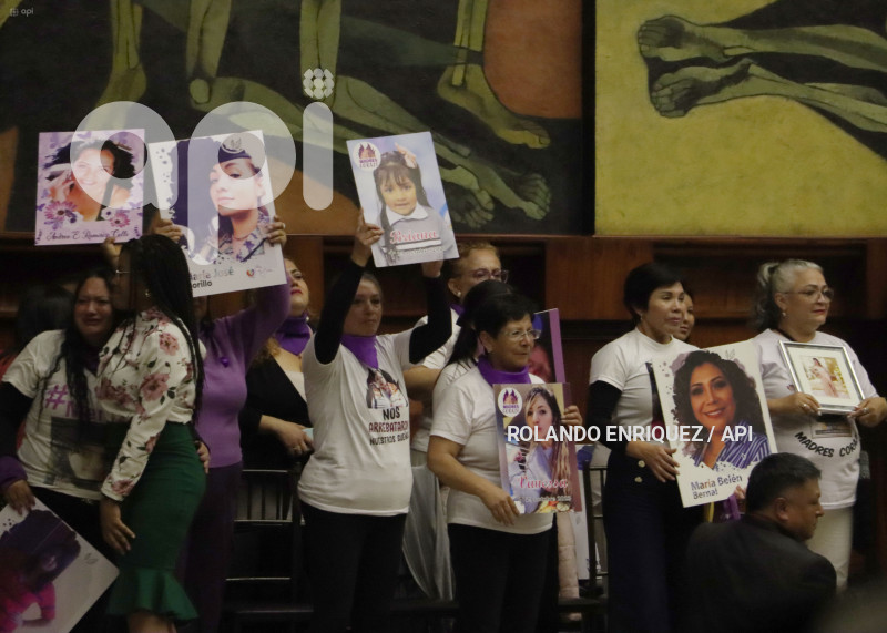 LEY-REPARACION-FAMILIARES-VICTIMAS-FEMICIDIO