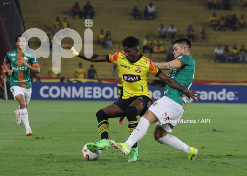 FBL-LIBERTADORES-BARCELONA-COBRESAL