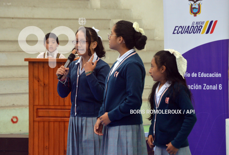 CUENCA-MINUTO CIVICO-DIA DEL NIÑO