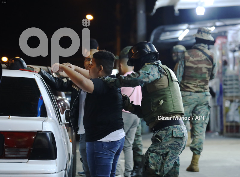 MANTA-OPERATIVO MILITAR-NOCHE