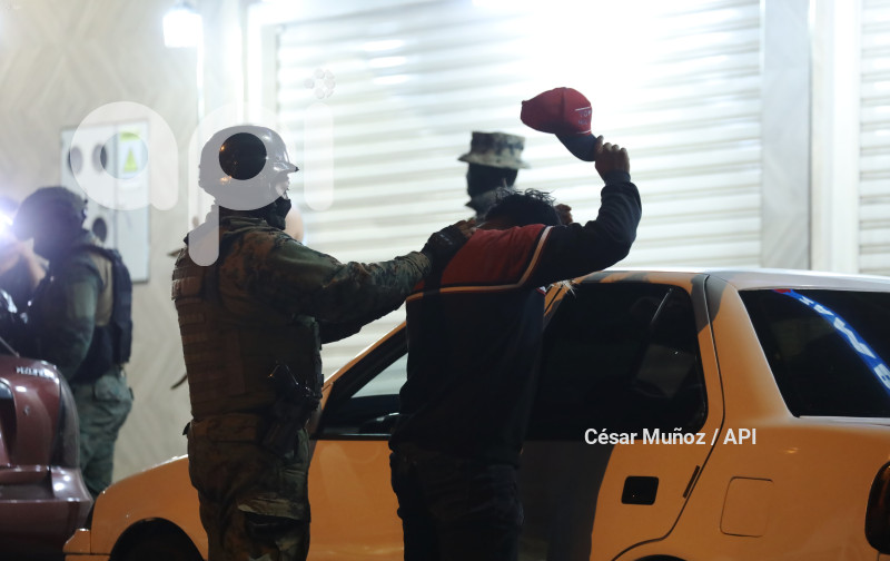 MANTA-OPERATIVO MILITAR-NOCHE
