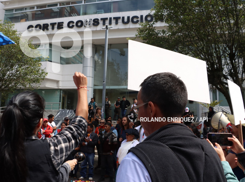 PLANTON-APAGUEN-MECHEROS-CORTE-CONSTITUCIONAL