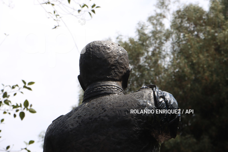 VANDALIZARON-MONUMENTO-ELOY -ALFARO